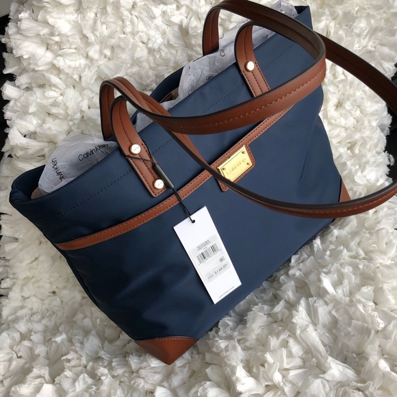 Calvin Klein Handbags - 🆕Calvin Klein Tote Bag. NWT 009998